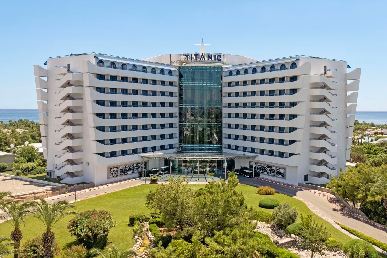 Titanic Deluxe Lara Araç Kiralama